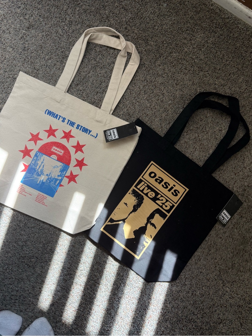 Oasis live 25 tote bag bundle